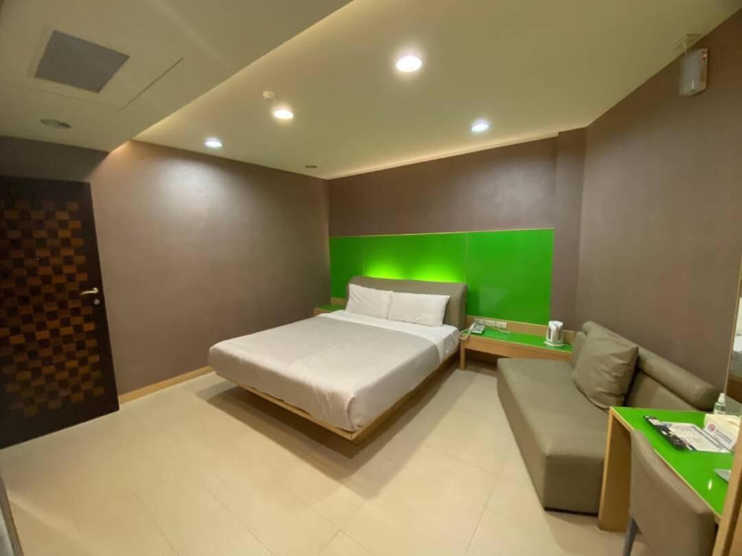 Love Hotel Pingtung Kültér fotó