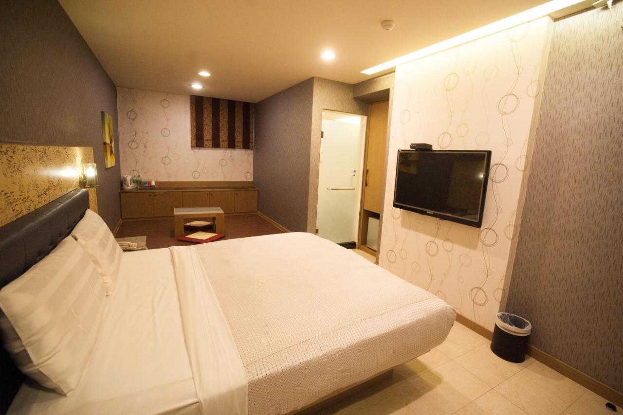 Love Hotel Pingtung Kültér fotó